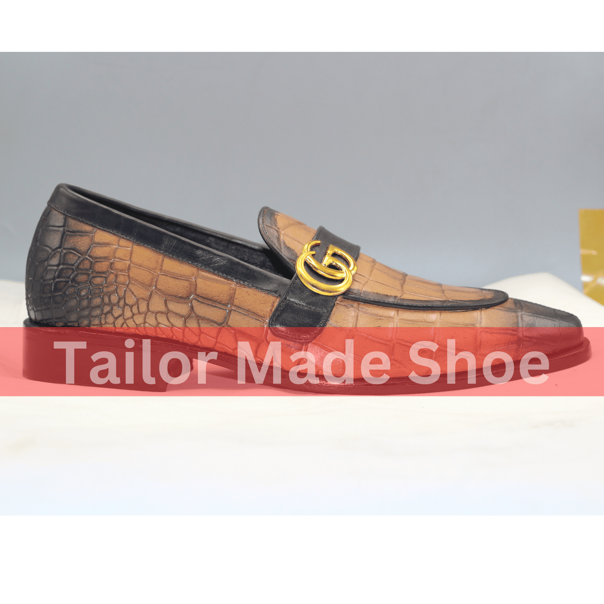 Luxury Handmade Tan Crocodile Loafers with Gold Accent – Bespoke Unisex Leather Shoes Custom-Made Tan Loafers with Gold Detail – Sophisticated Handmade Fashion Footwear