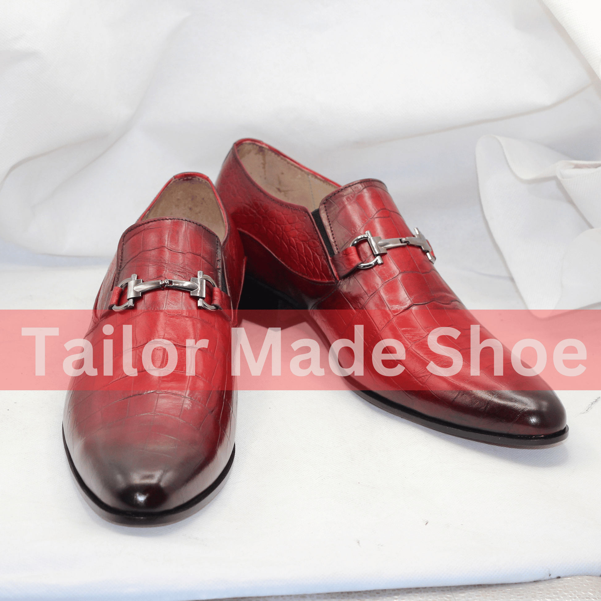 Red Crocodile-Pattern Leather Loafers – Luxury Handmade Slip-Ons for Men Sophisticated Red Crocodile Loafers – Premium Leather Shoes for Elegant Occasions